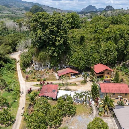 Country House Pulai Holiday Village Гуа-Мусанг Экстерьер фото