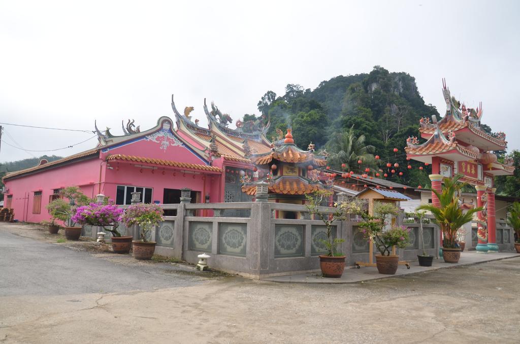 Country House Pulai Holiday Village Гуа-Мусанг Экстерьер фото
